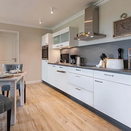 Lägenhetshotell Luxus Ruegen Residenz Kubitzer Bodden 4*