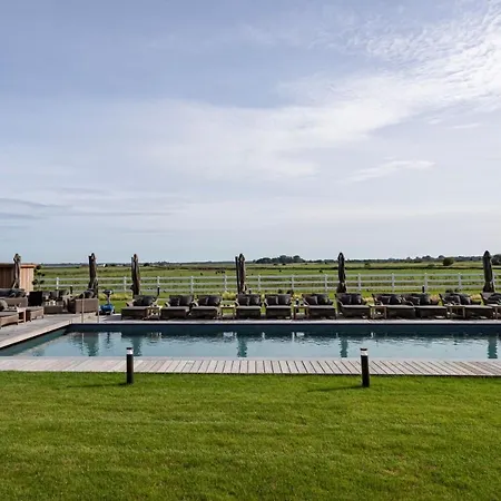Aparthotel Luxus Ruegen Residenz Kubitzer Bodden *